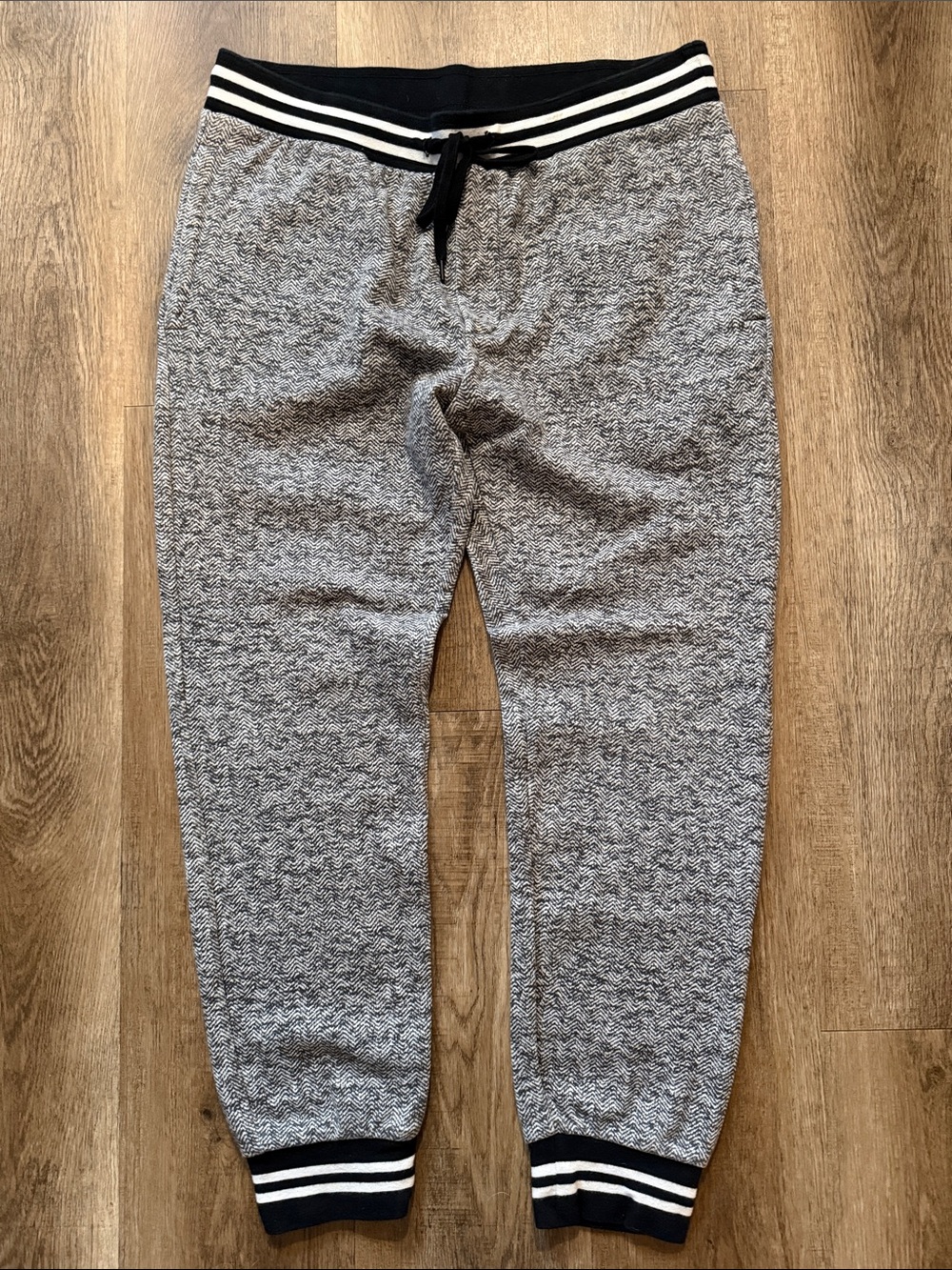 American Eagle Outfitters herringbone fleece joggers Size Medium